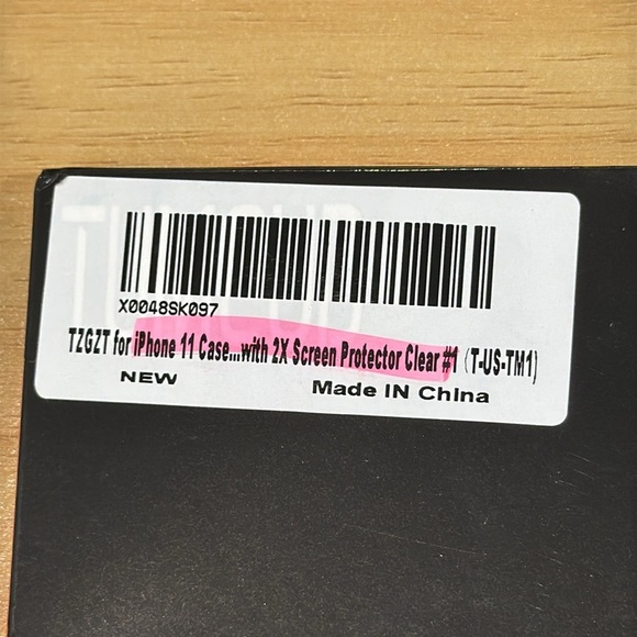 NIB iPhone 11 Clear Case with MagSafe Ring + 2 Screen Protectors - Picture 7 of 8